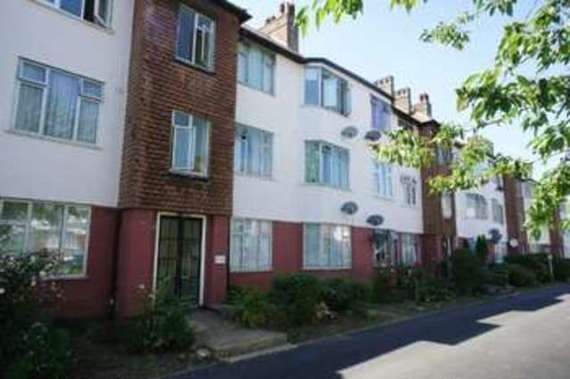 2 bedroom Flat for s...
